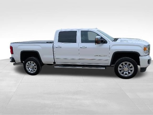 Used 2019 GMC Sierra 2500 Denali w/ Duramax Plus Package AWD/4WD image 2