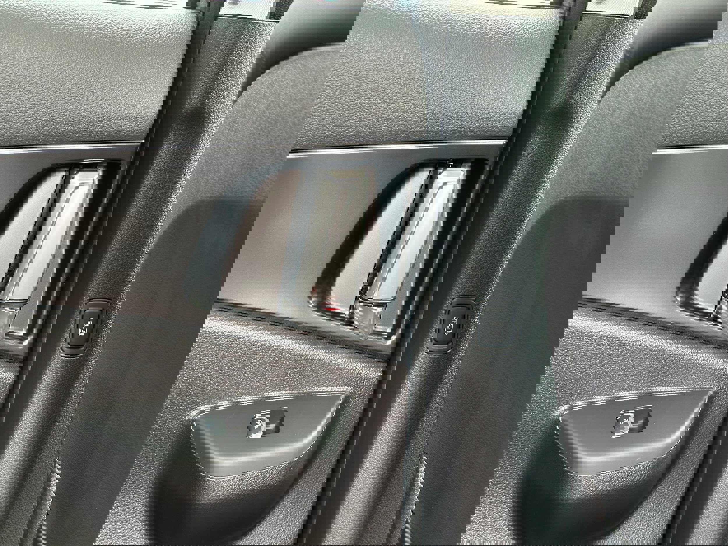 New 2026 Kia Carnival SX w/ SX Dark Edition Package image 25