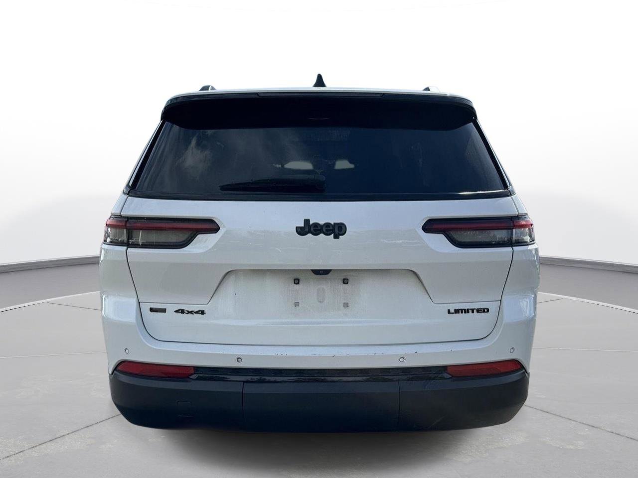 Used 2022 Jeep Grand Cherokee L Limited w/ Black Appearance Package image 7