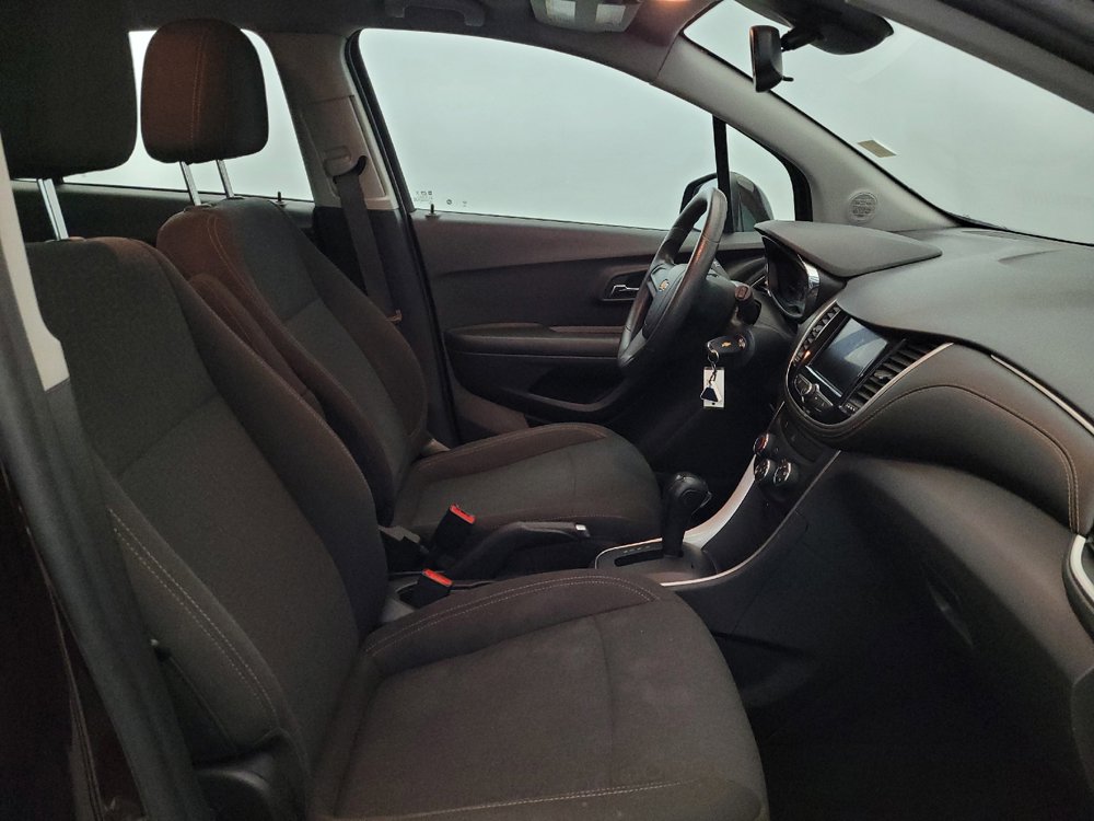 Used 2021 Chevrolet Trax LS AWD/4WD image 21