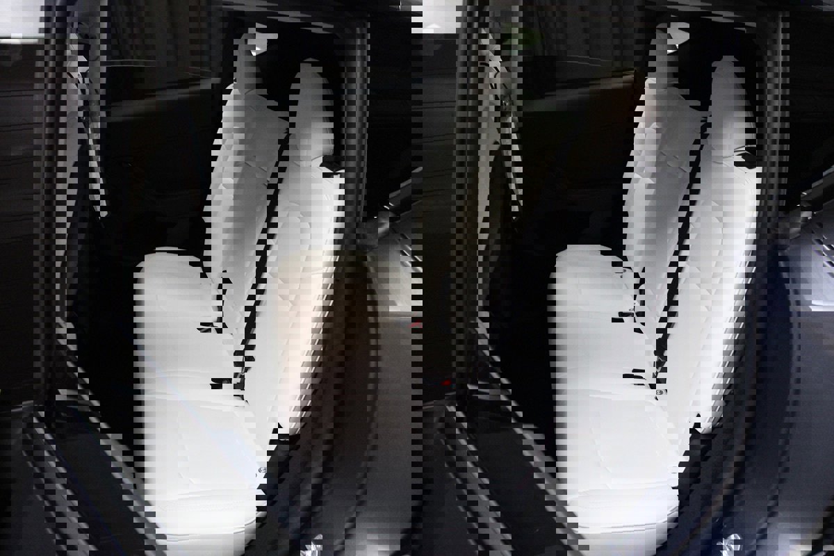 Used 2023 Tesla Model Y Performance image 34