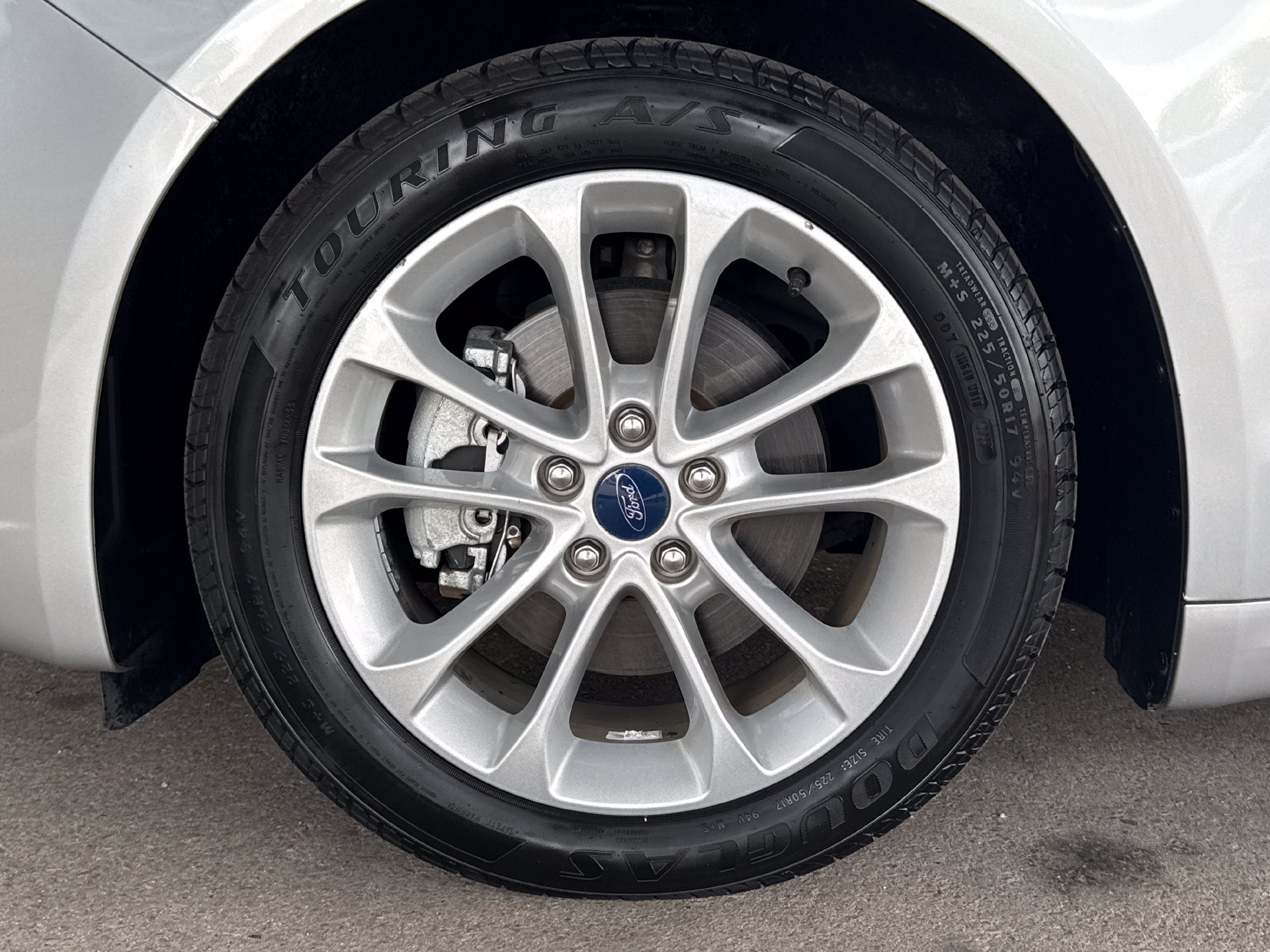 Used 2019 Ford Fusion SE FWD image 19