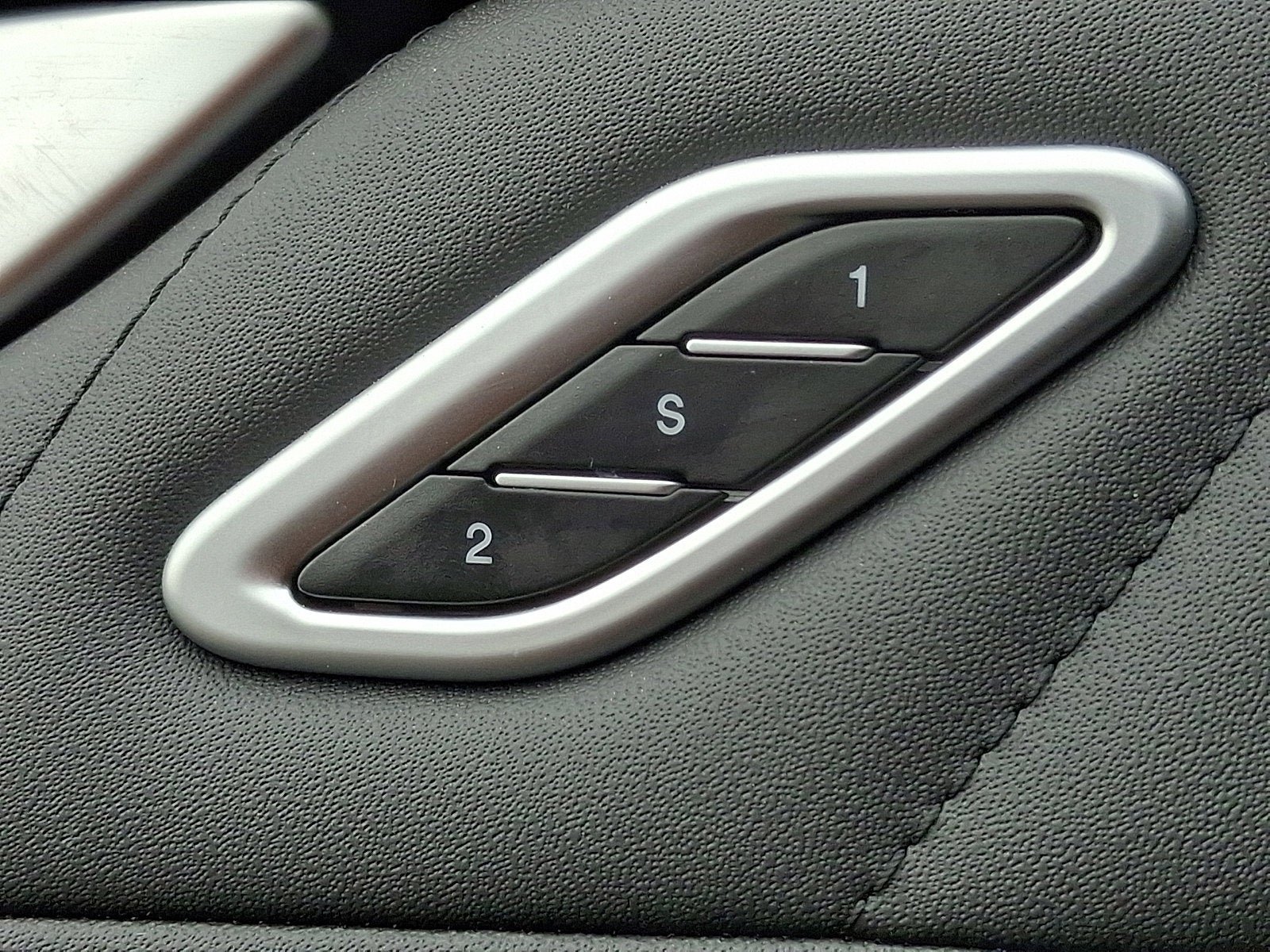 Used 2024 Maserati Levante Trofeo AWD/4WD image 30