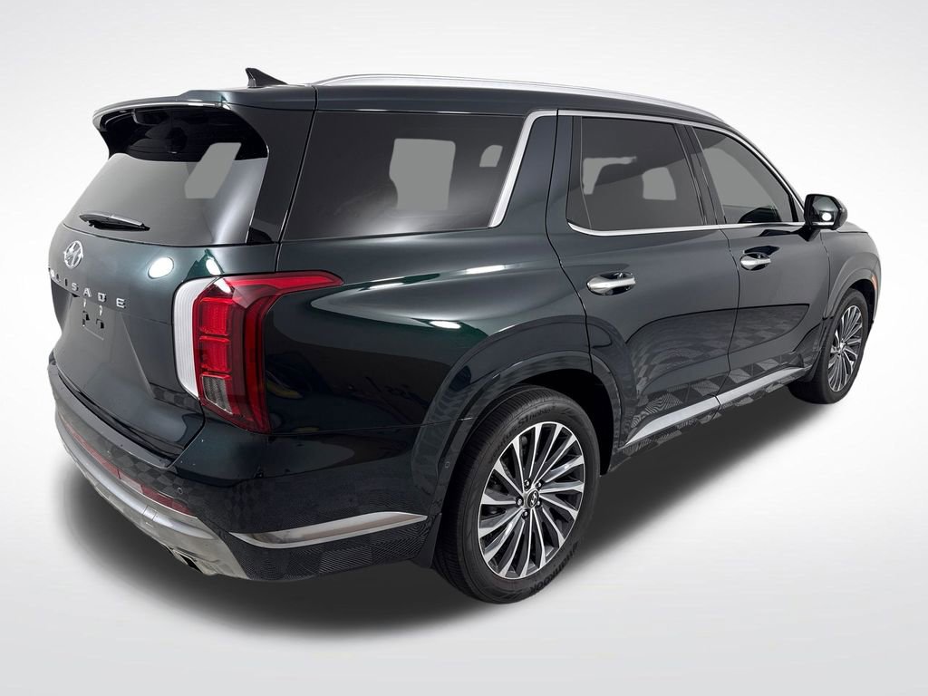 Used 2025 Hyundai Palisade Calligraphy FWD image 3