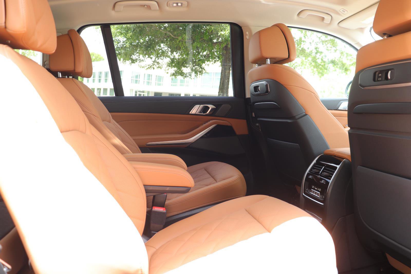 New 2026 BMW X7 xDrive40i w/ Premium Package image 24