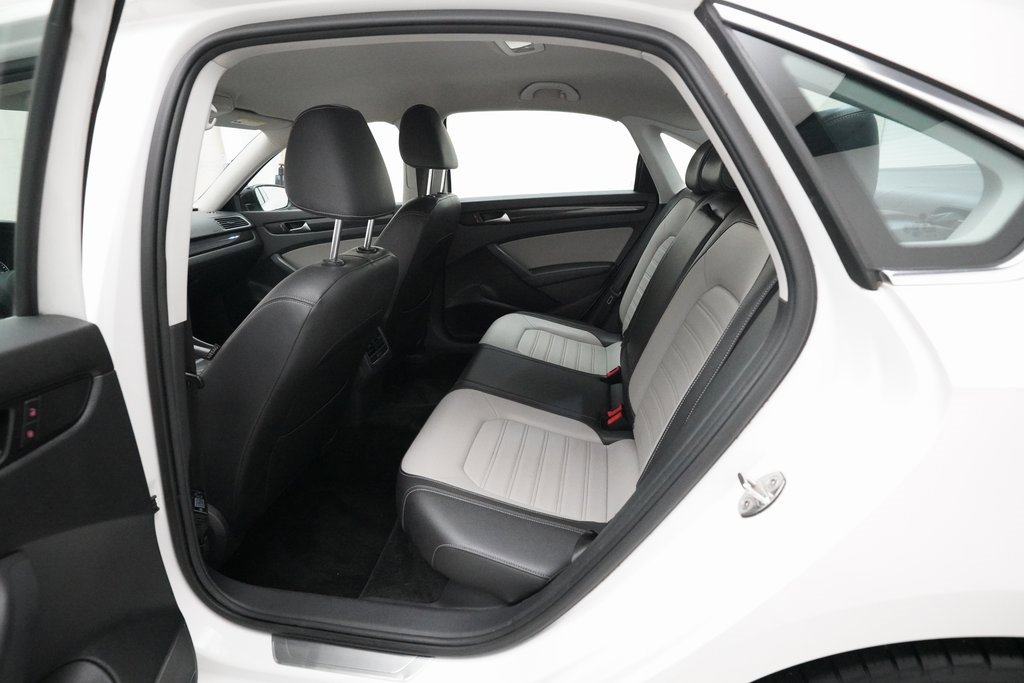 Used 2015 Volkswagen Passat 1.8T Sport image 15
