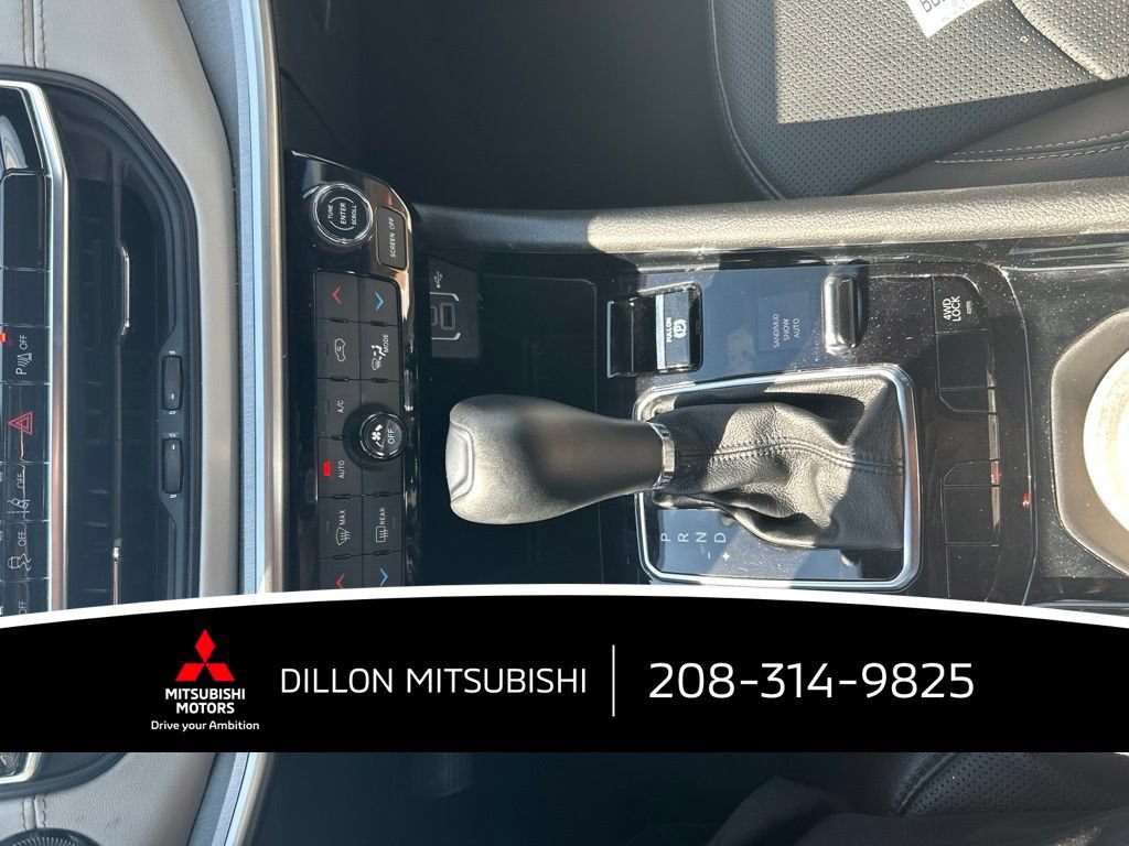 Used 2025 Jeep Compass Limited w/ Elite Group AWD/4WD image 4