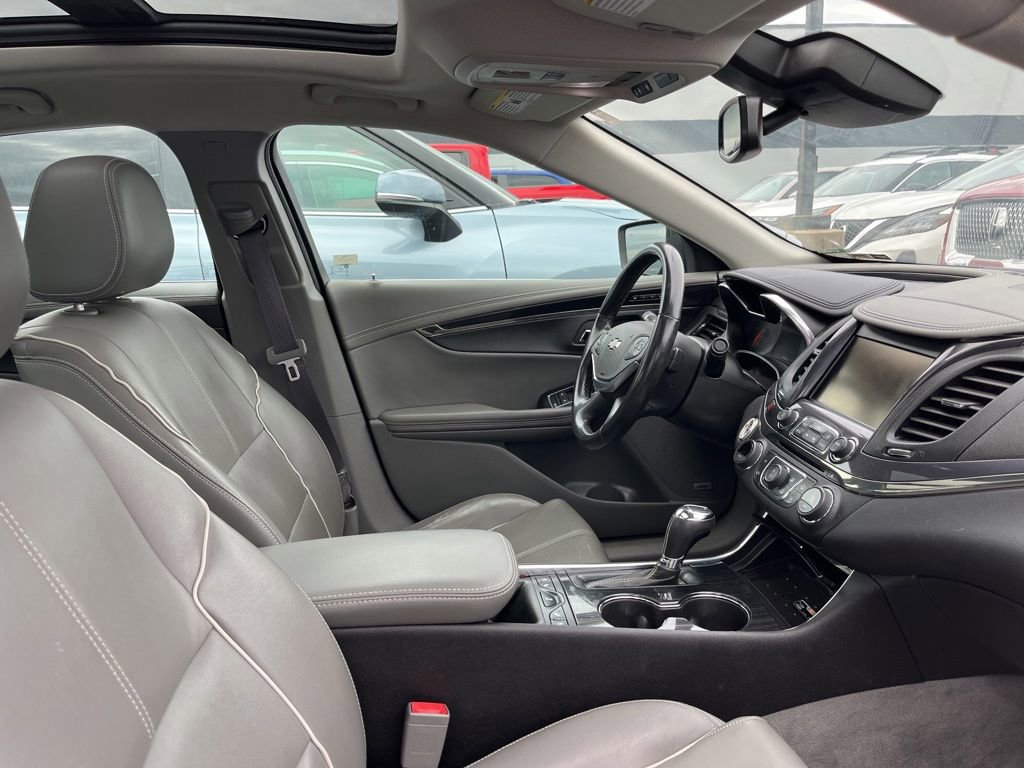 Used 2016 Chevrolet Impala LTZ w/ Enhanced Convenience Package FWD image 2