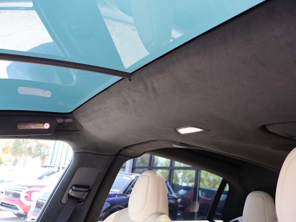 Used 2022 Tesla Model X Plaid image 21