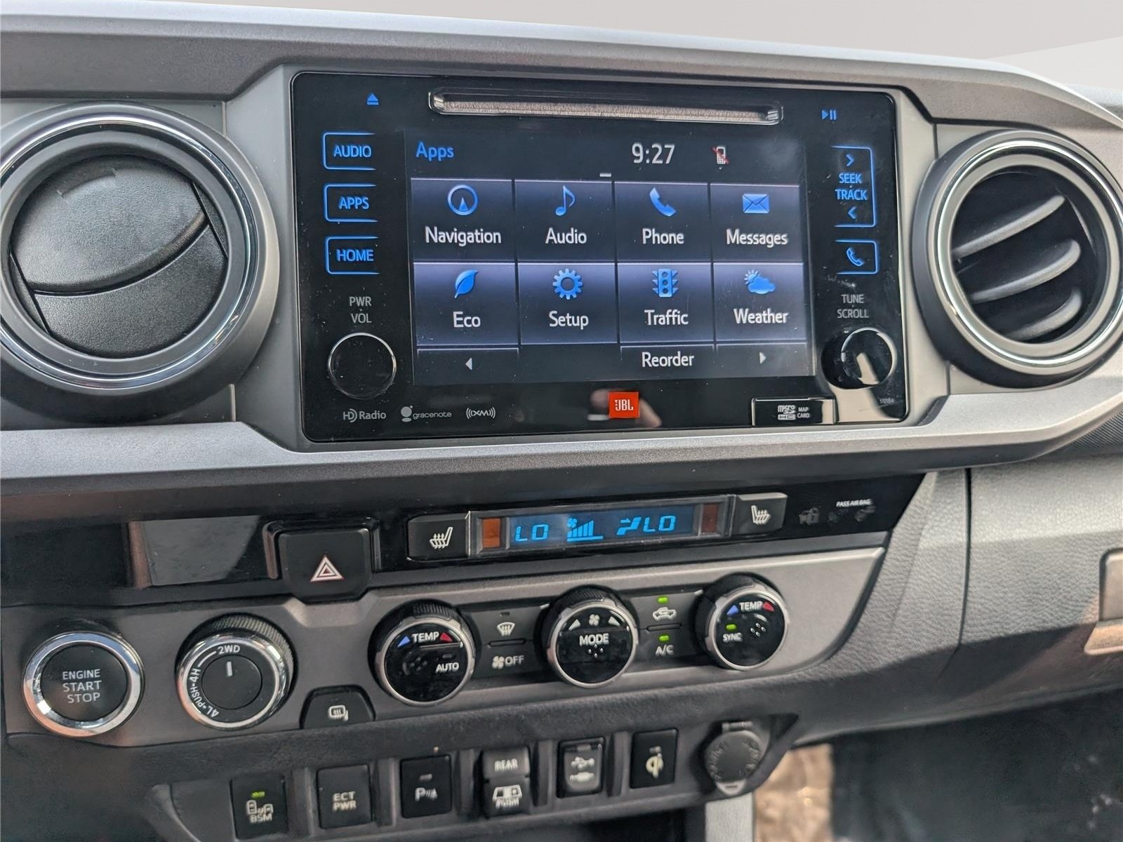 Used 2018 Toyota Tacoma TRD Sport w/ TRD Premium Sport Package AWD/4WD image 25
