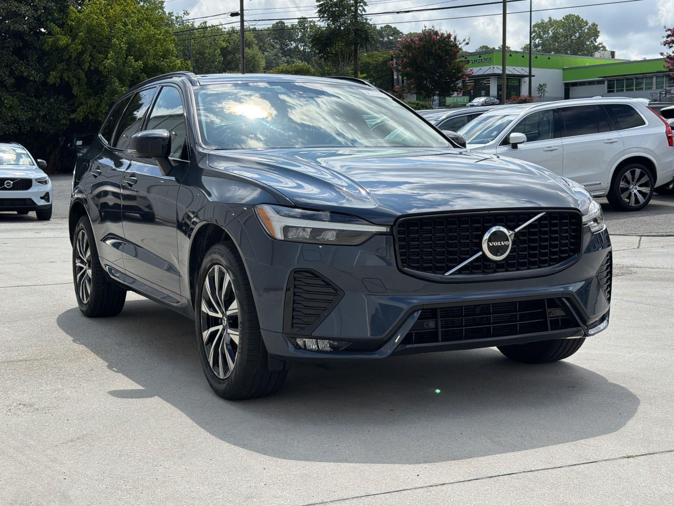 Used 2024 Volvo XC60 B5 Plus w/ Protection Package Premier AWD/4WD image 7