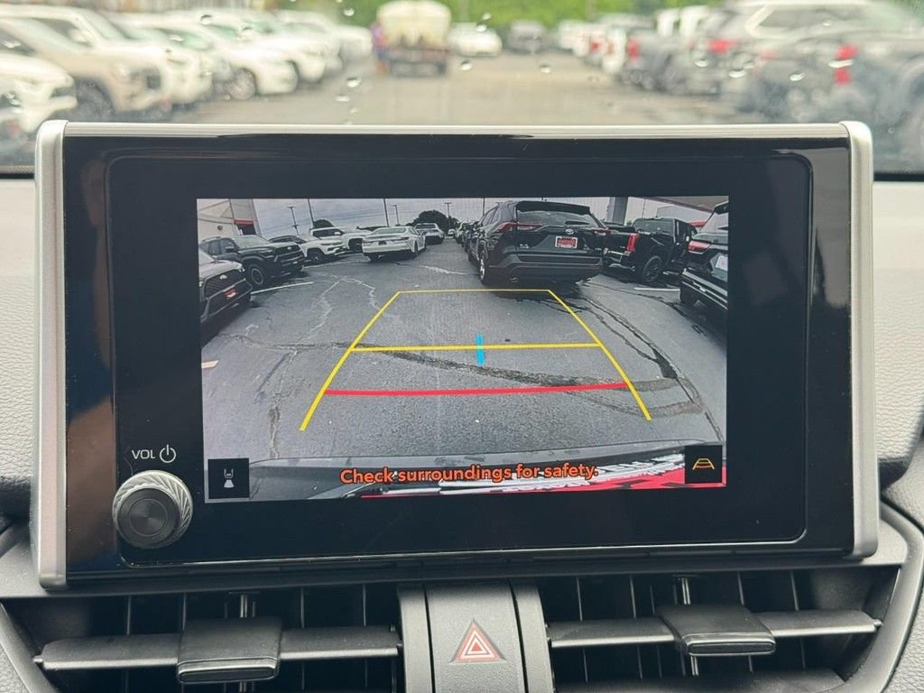 Used 2025 Toyota RAV4 XLE AWD/4WD image 30