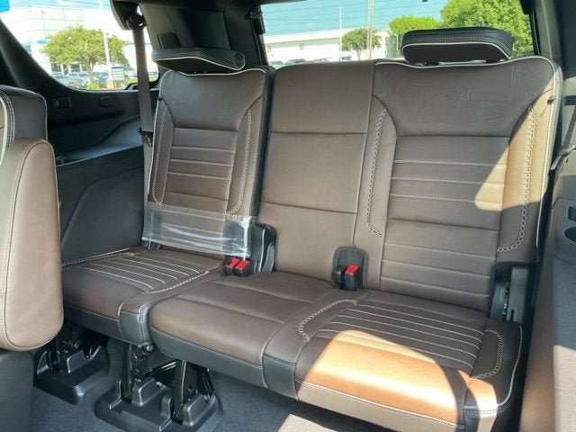 New 2026 GMC Yukon Denali Ultimate AWD/4WD image 18