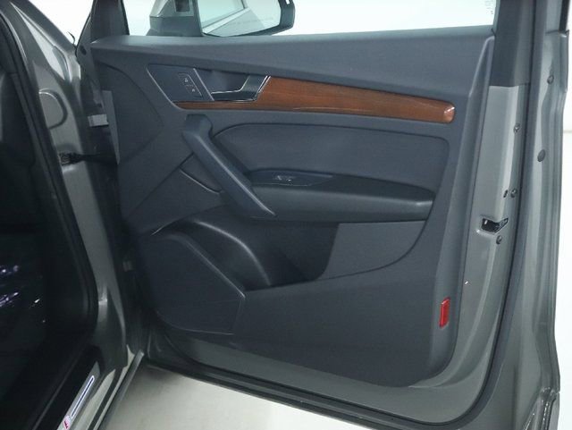 Used 2023 Audi Q5 2.0T Premium image 33