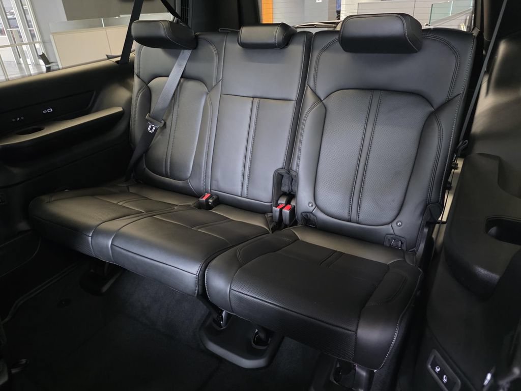 New 2025 Jeep Wagoneer L Series III w/ Premium Group I AWD/4WD image 17