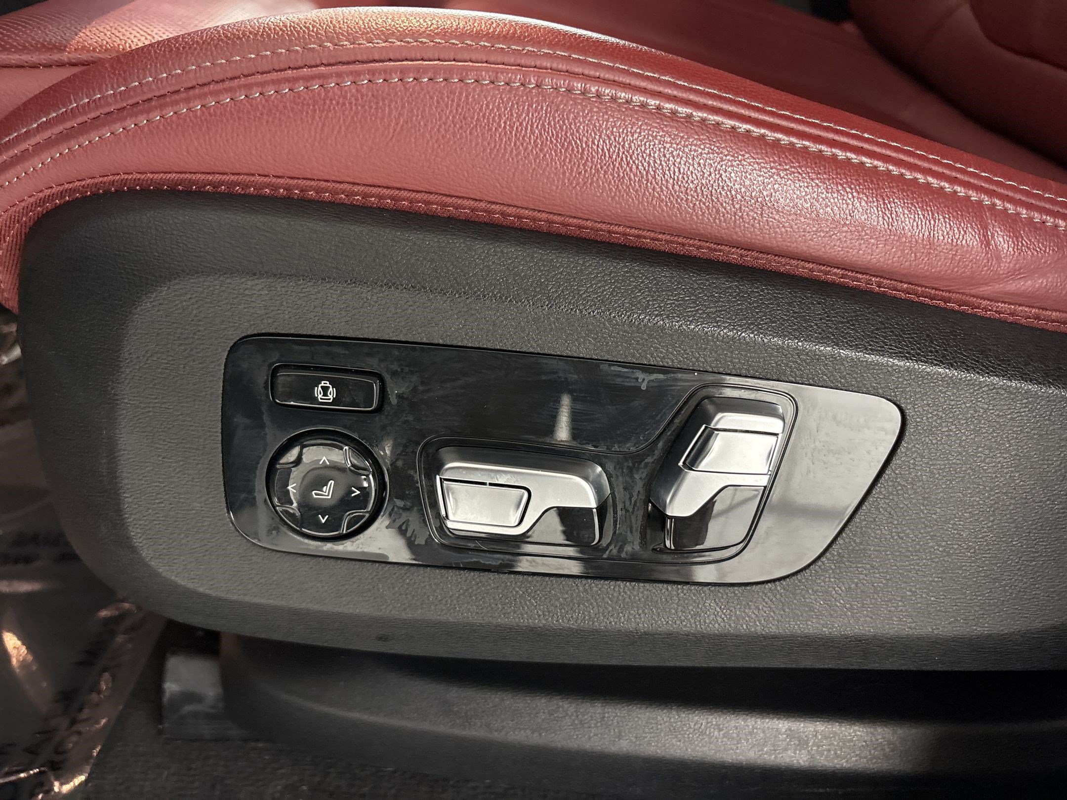 Used 2022 BMW X6 M50i w/ Executive Package AWD/4WD image 14