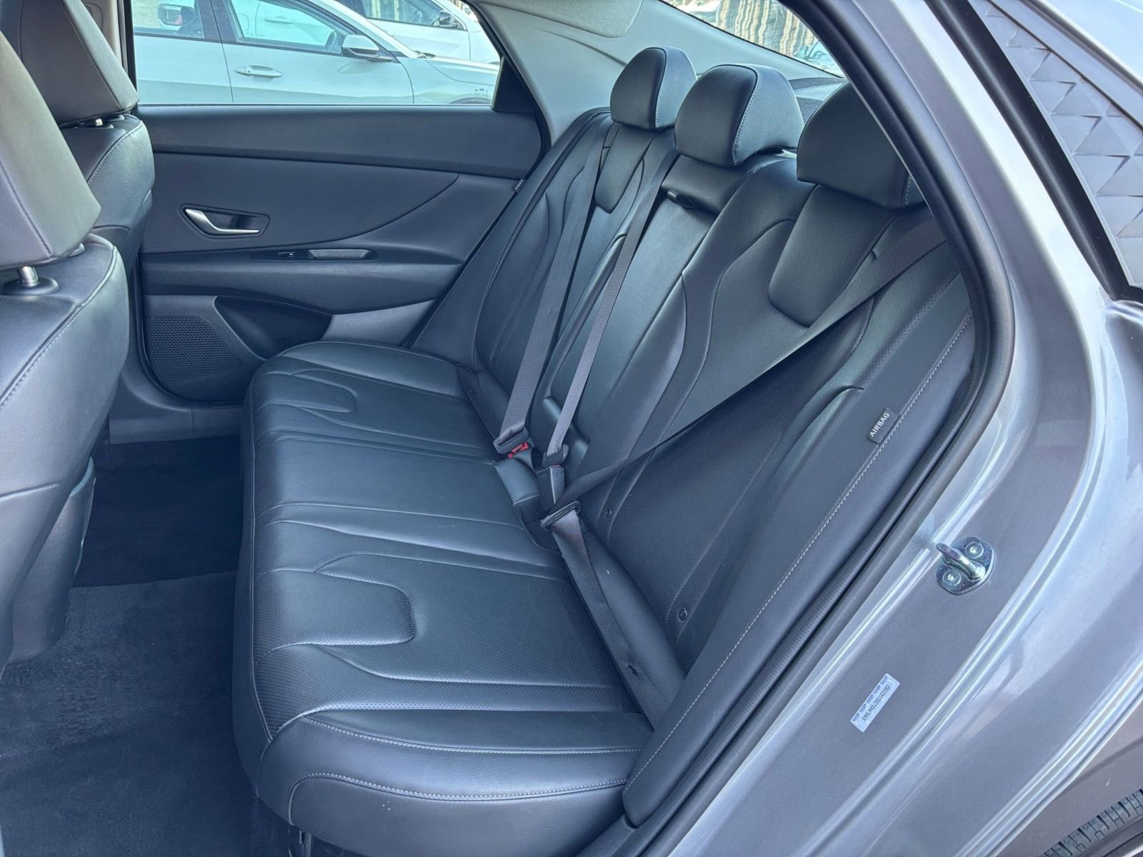 Used 2025 Hyundai Elantra Limited image 40