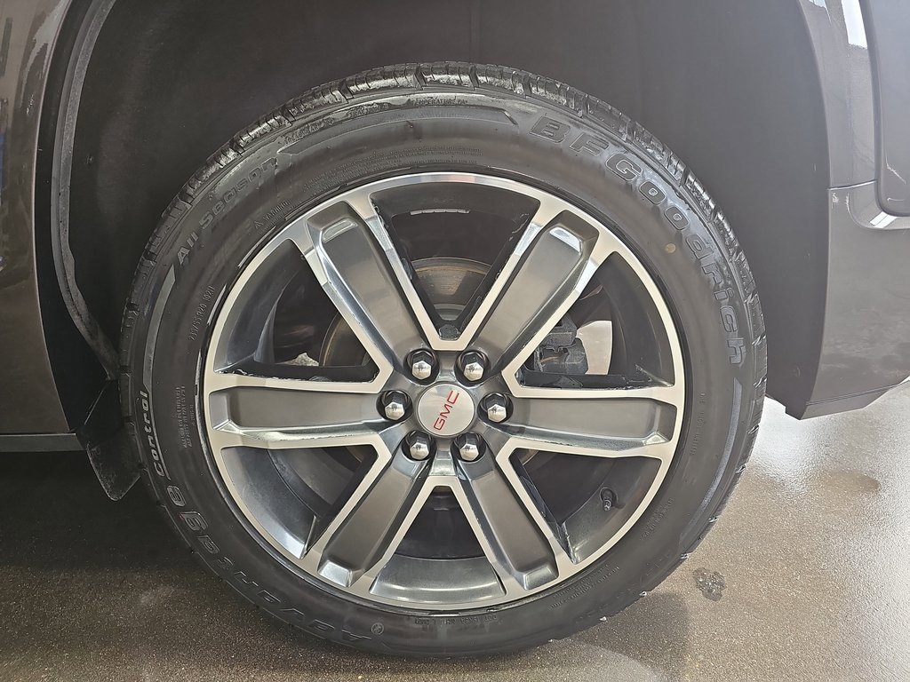 Used 2018 GMC Acadia Denali w/ Technology Package image 33