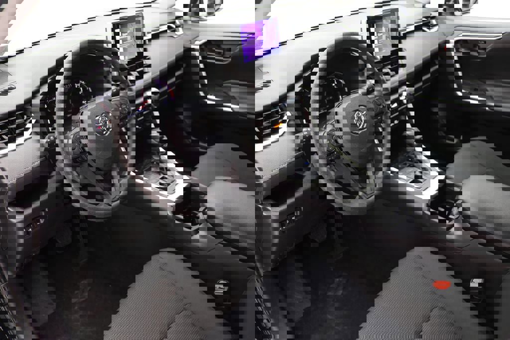 Used 2024 Toyota RAV4 LE image 13