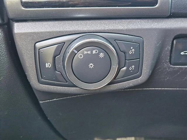 Used 2016 Ford Fusion SE FWD image 12