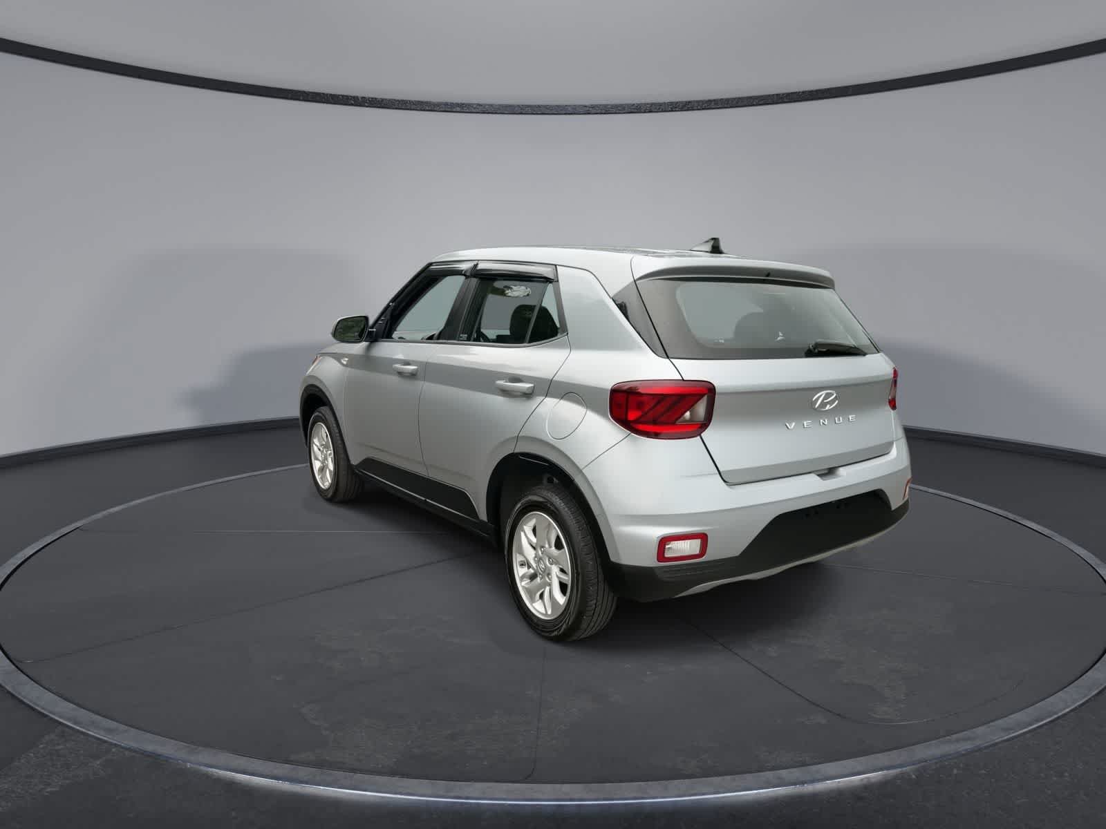 Used 2022 Hyundai Venue SE FWD image 6