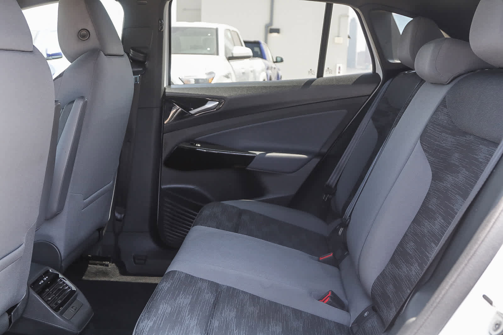 Used 2022 Volkswagen ID.4 Pro image 18