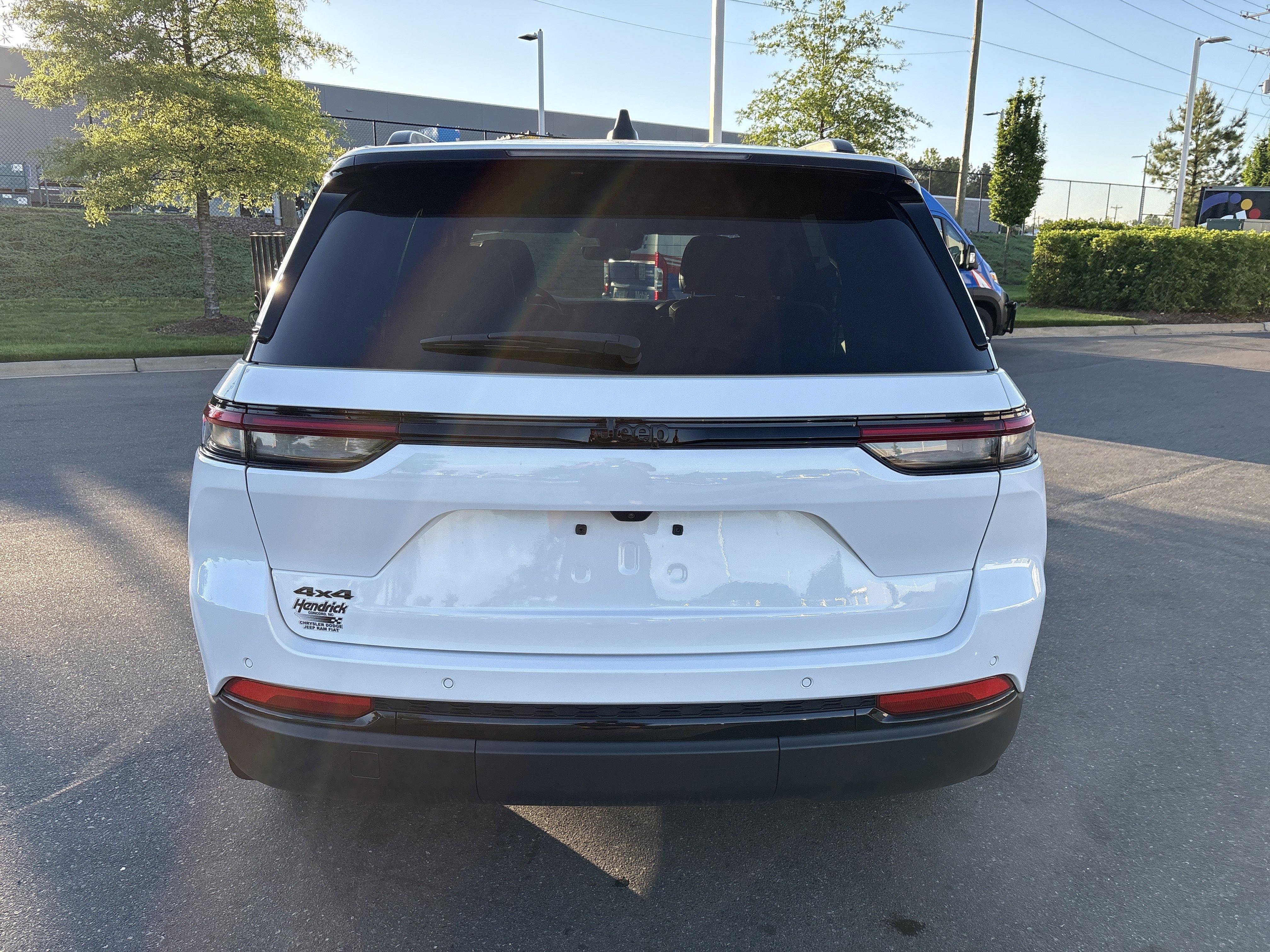 Certified 2025 Jeep Grand Cherokee Altitude AWD/4WD image 8
