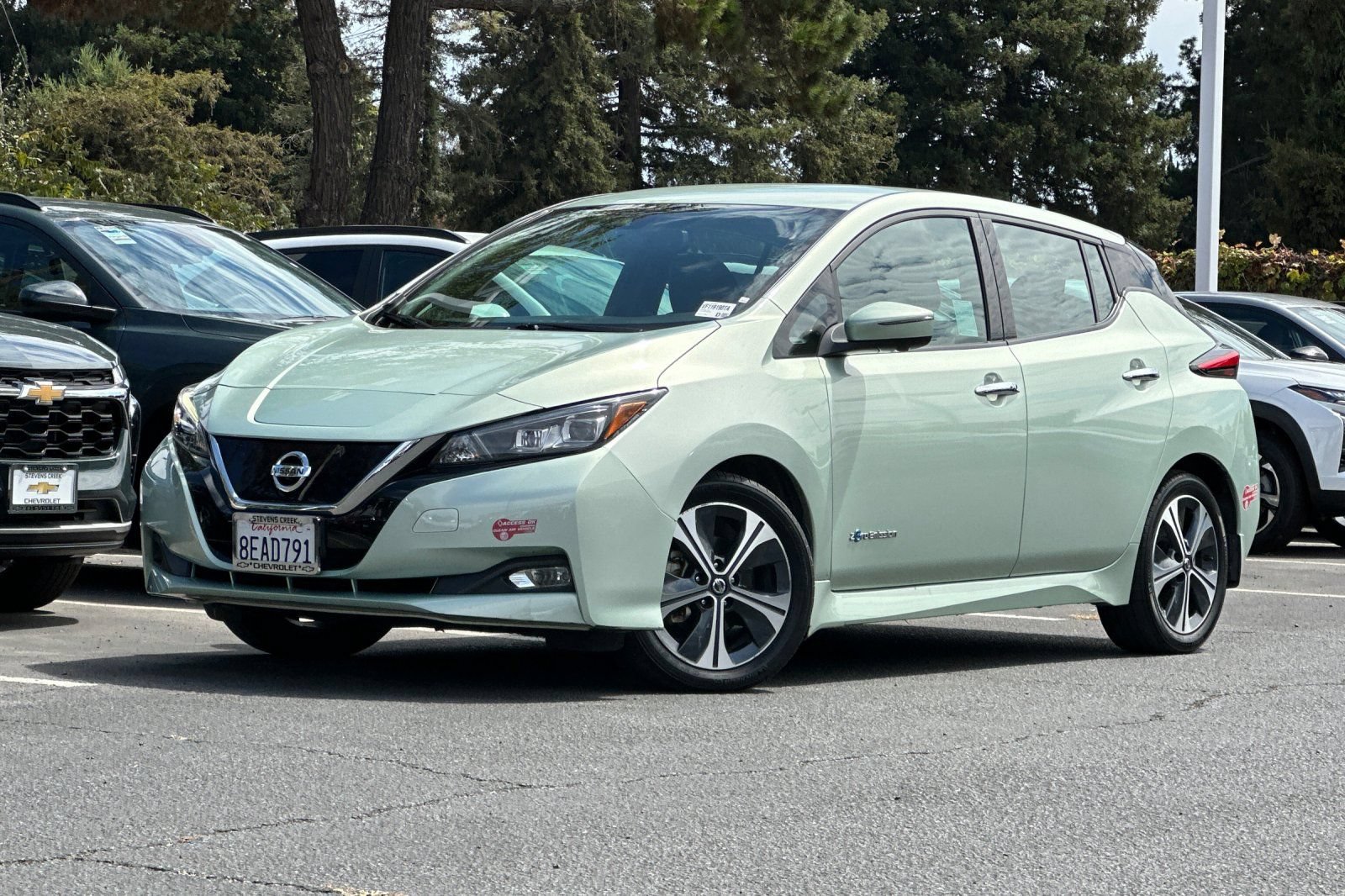 Used 2018 Nissan Leaf SL w/ SL Technology Package FWD image 9