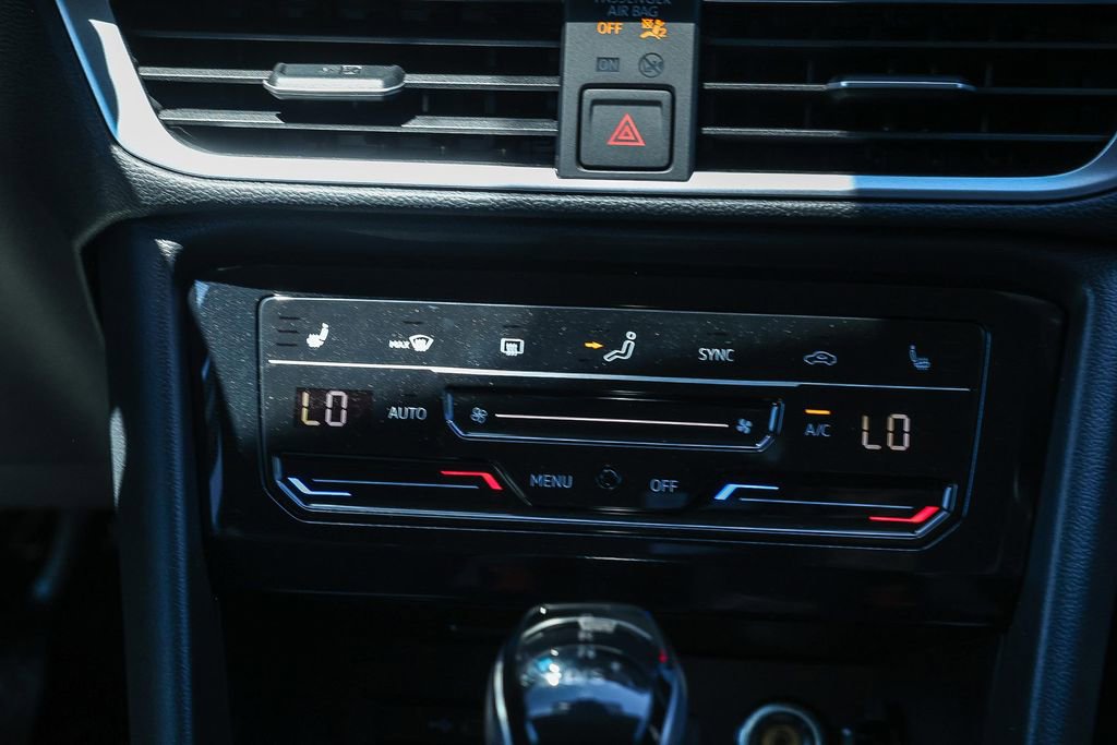 New 2025 Volkswagen Taos SE image 29