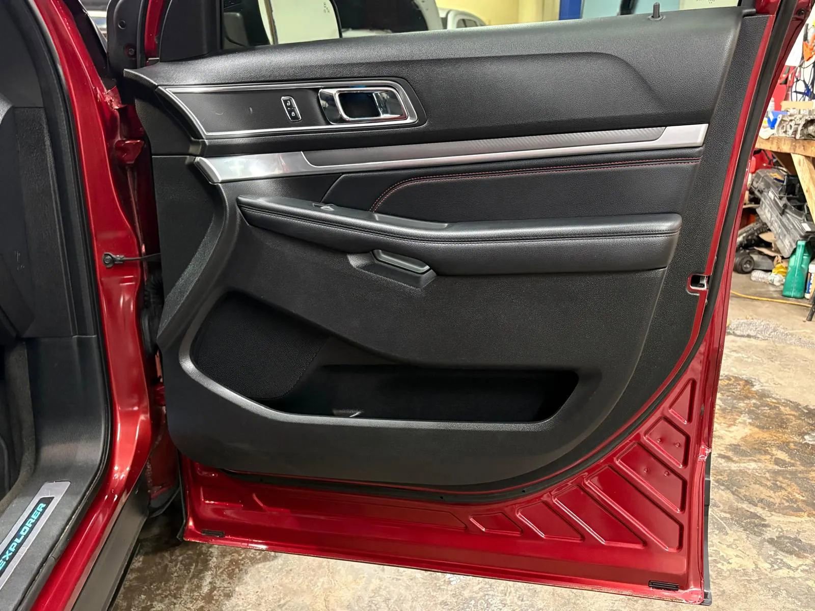 Used 2018 Ford Explorer Sport w/ Equipment Group 401A image 31