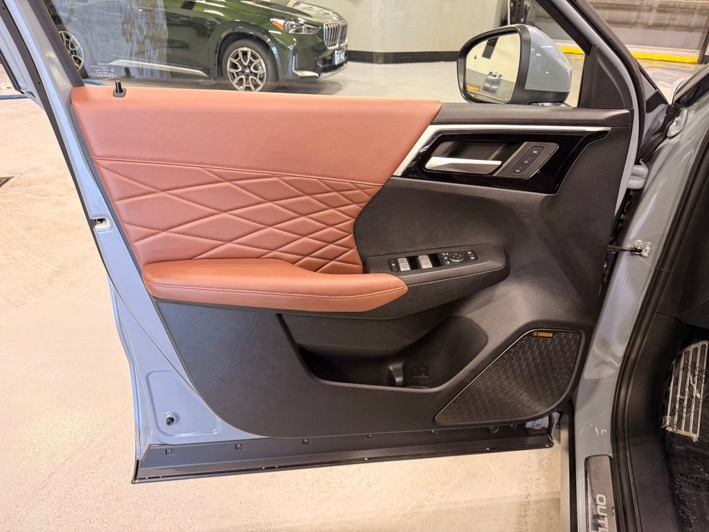 Used 2025 Mitsubishi Outlander SEL AWD/4WD image 10
