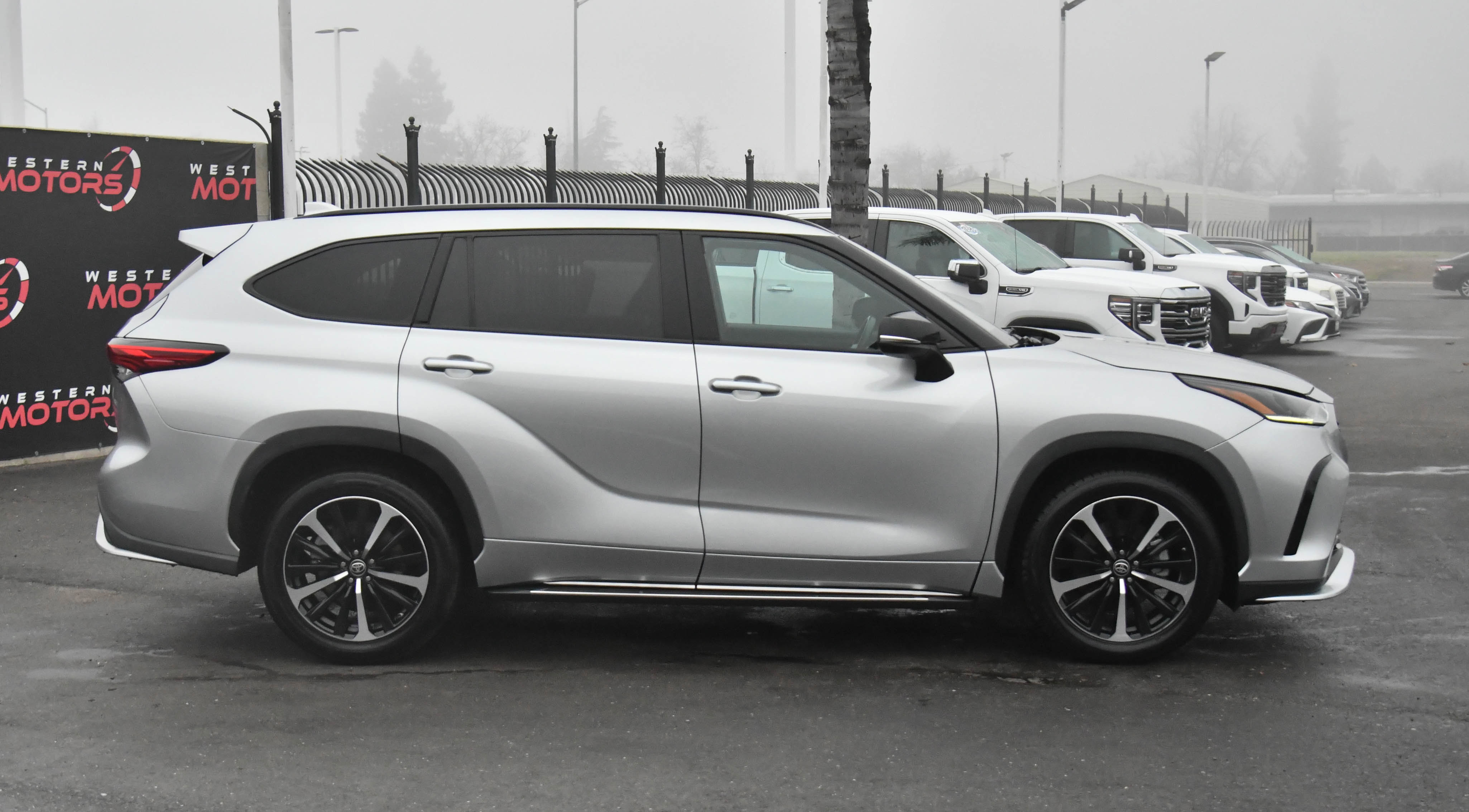 Used 2022 Toyota Highlander XSE image 9