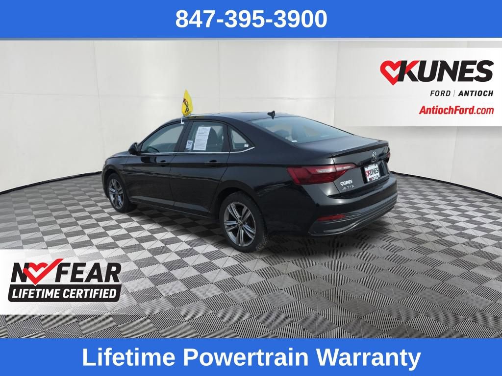 Used 2024 Volkswagen Jetta SE image 5