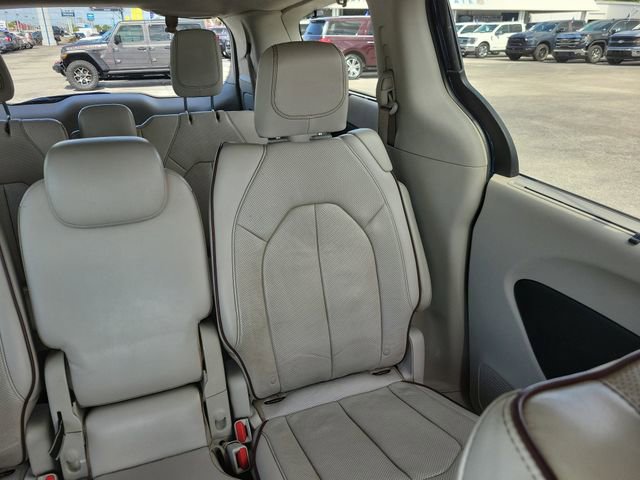 Used 2017 Chrysler Pacifica Limited FWD image 17