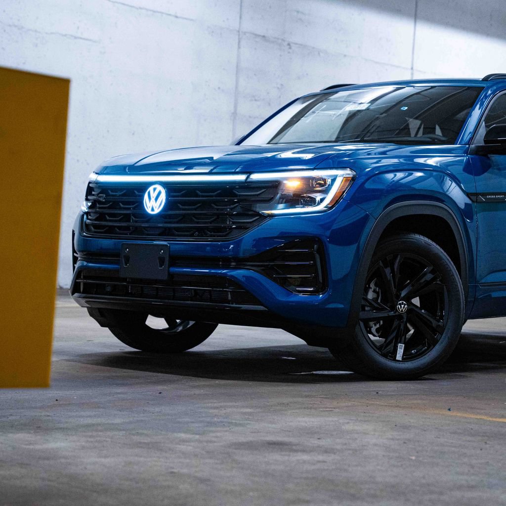New 2026 Volkswagen Atlas Cross Sport SEL R-Line AWD/4WD image 2