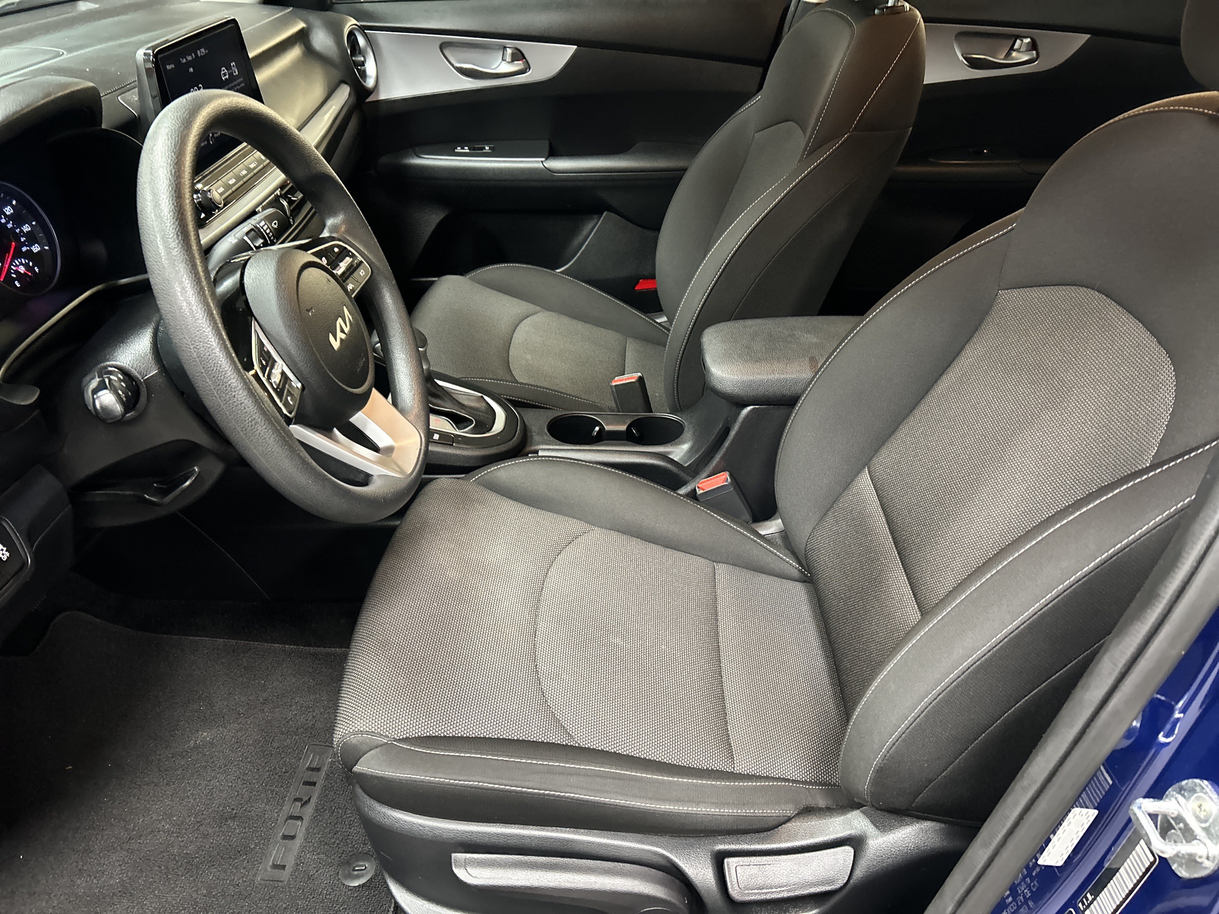 Used 2022 Kia Forte LXS FWD image 16