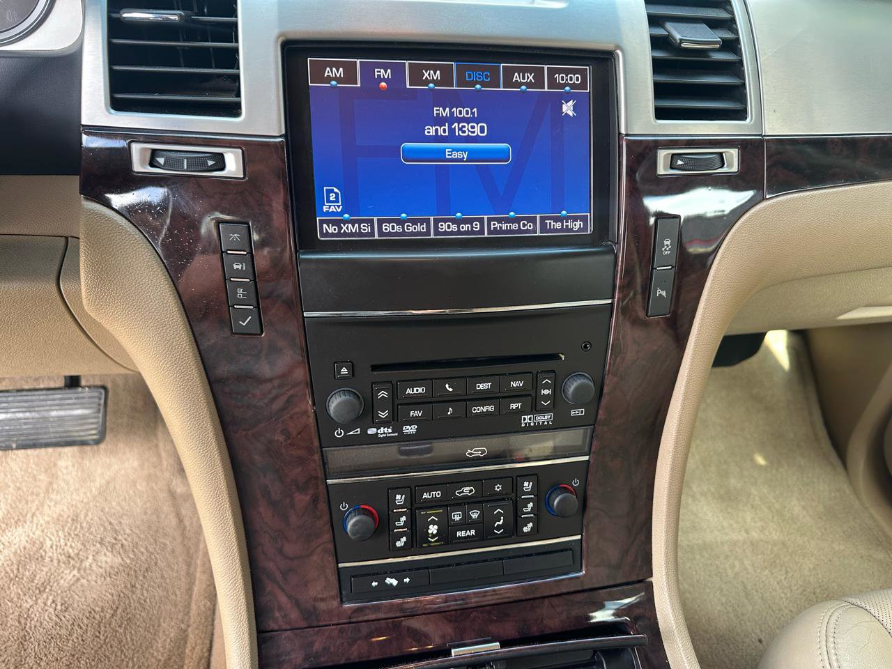 Used 2013 Cadillac Escalade Luxury image 21