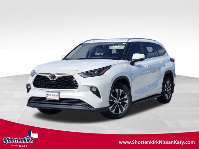 Used 2023 Toyota Highlander XLE