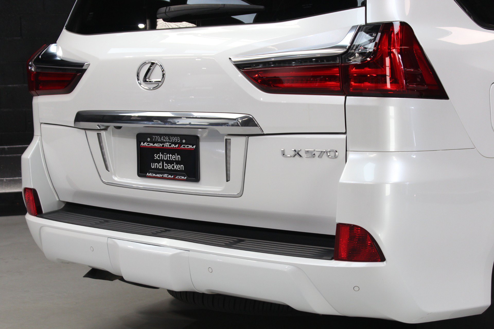 Used 2021 Lexus LX 570 4WD w/ Luxury Package image 13