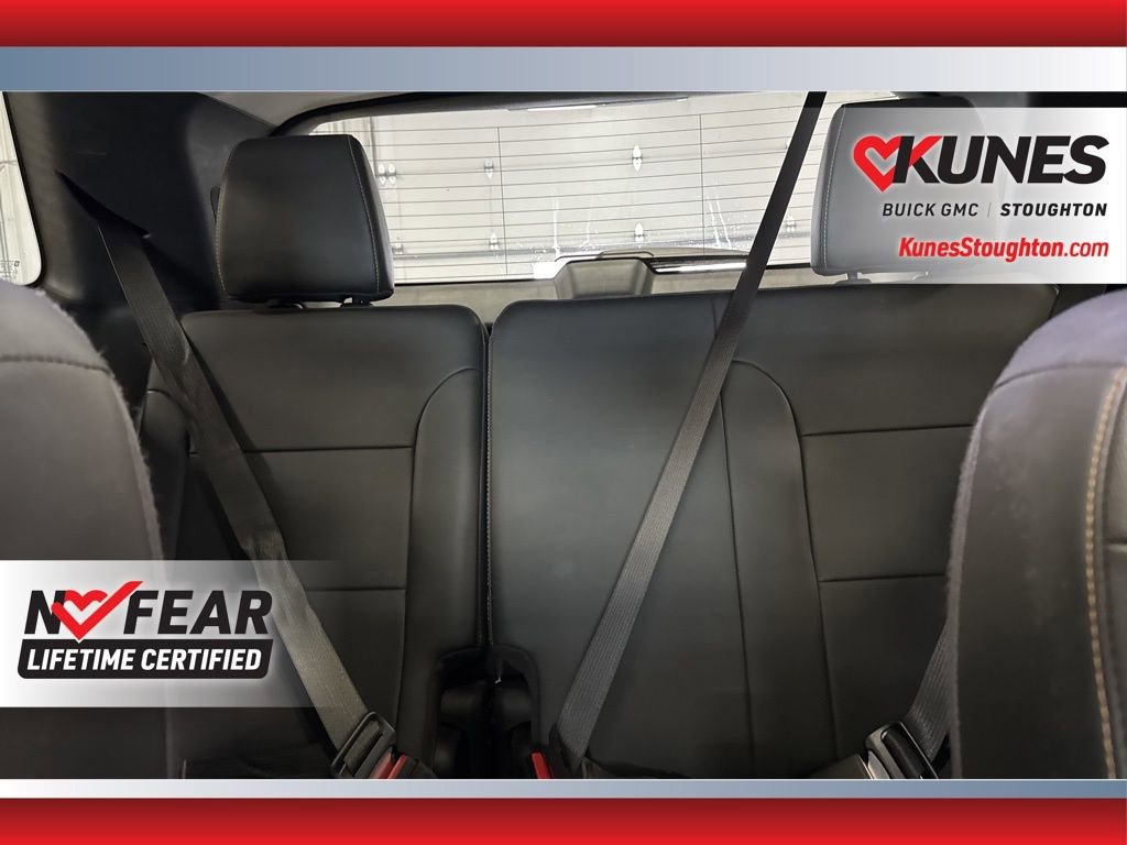 Used 2021 Chevrolet Traverse Premier w/ Redline Edition image 40