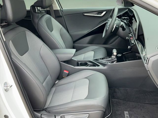 Certified 2025 Kia Niro EX Touring image 16
