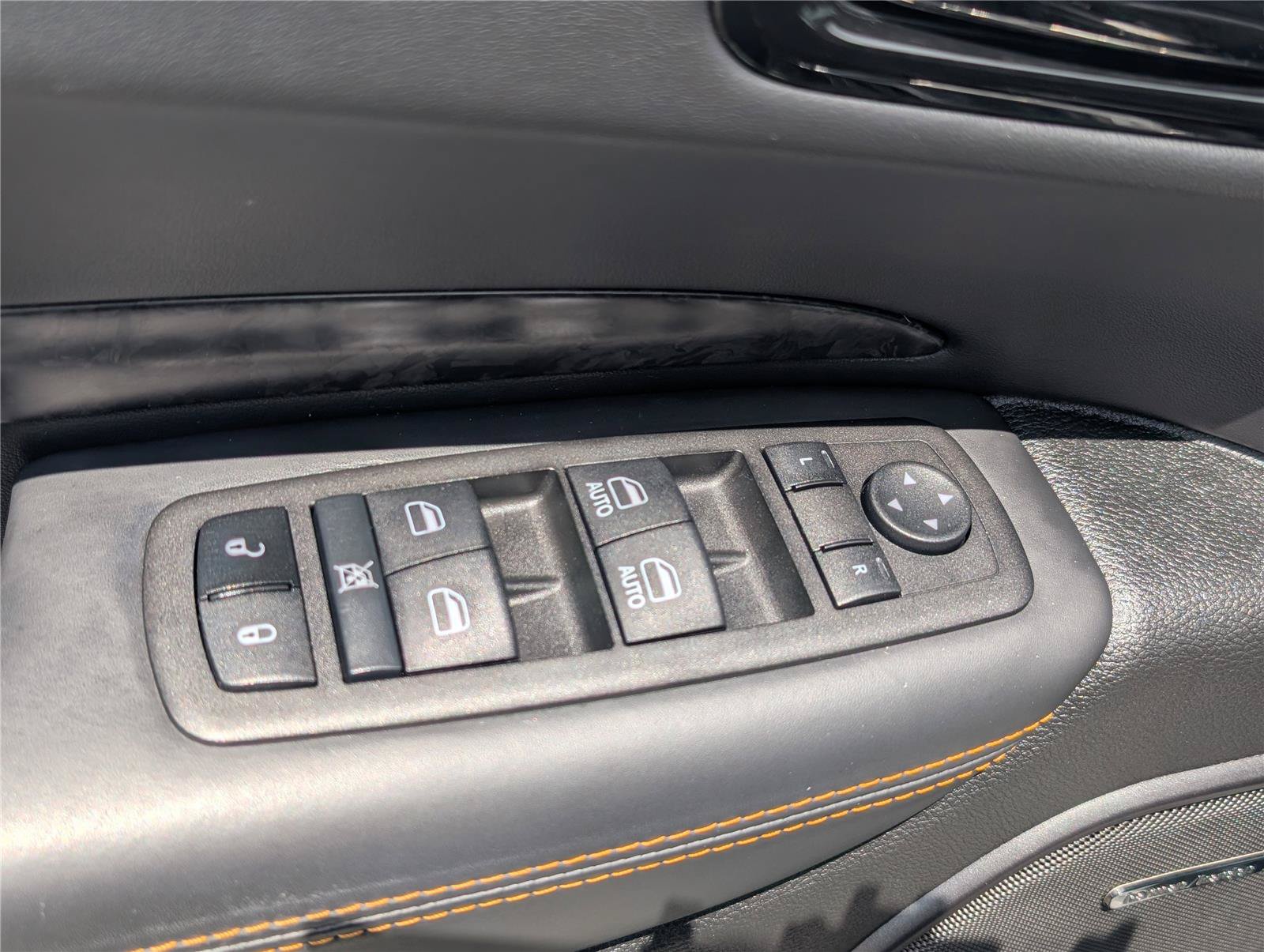 Used 2023 Dodge Durango R/T w/ Hemi Orange Plus Package AWD/4WD image 20