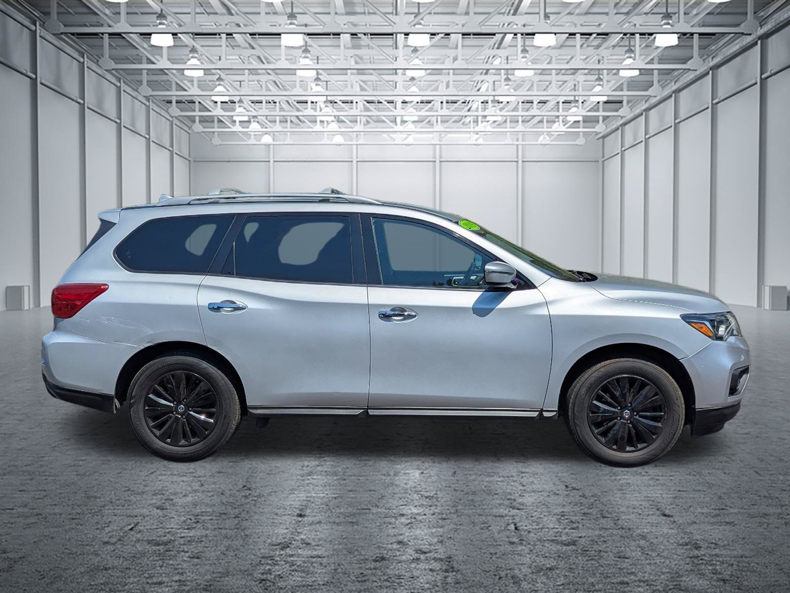 Used 2019 Nissan Pathfinder SV FWD image 6