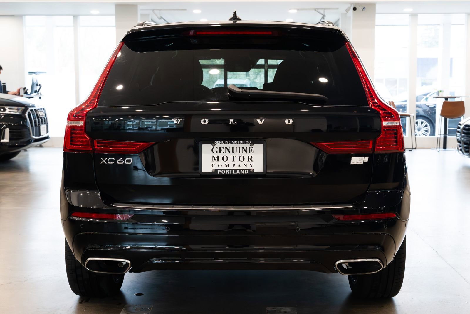 Used 2021 Volvo XC60 T8 R-Design w/ Advanced Package AWD/4WD image 5