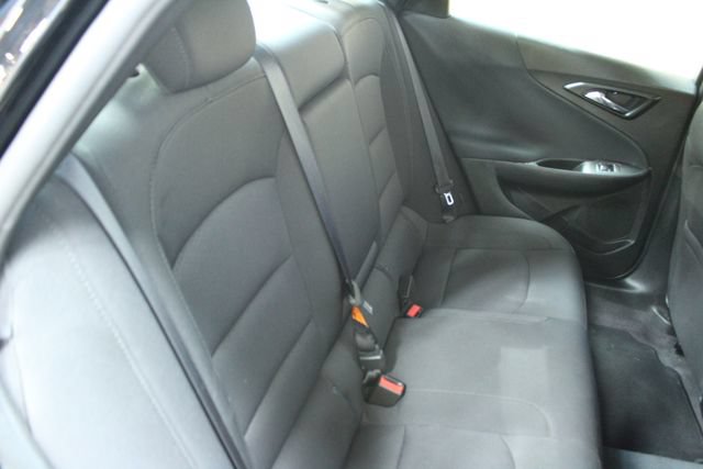 Used 2018 Chevrolet Malibu LT FWD image 9