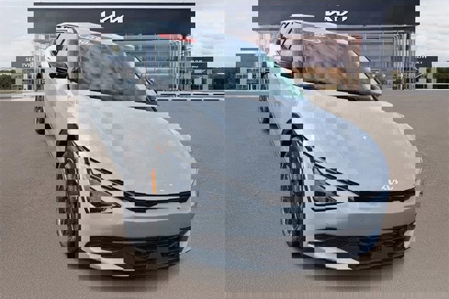New 2025 Kia EV6 Light w/ Light LR Technology Package image 9