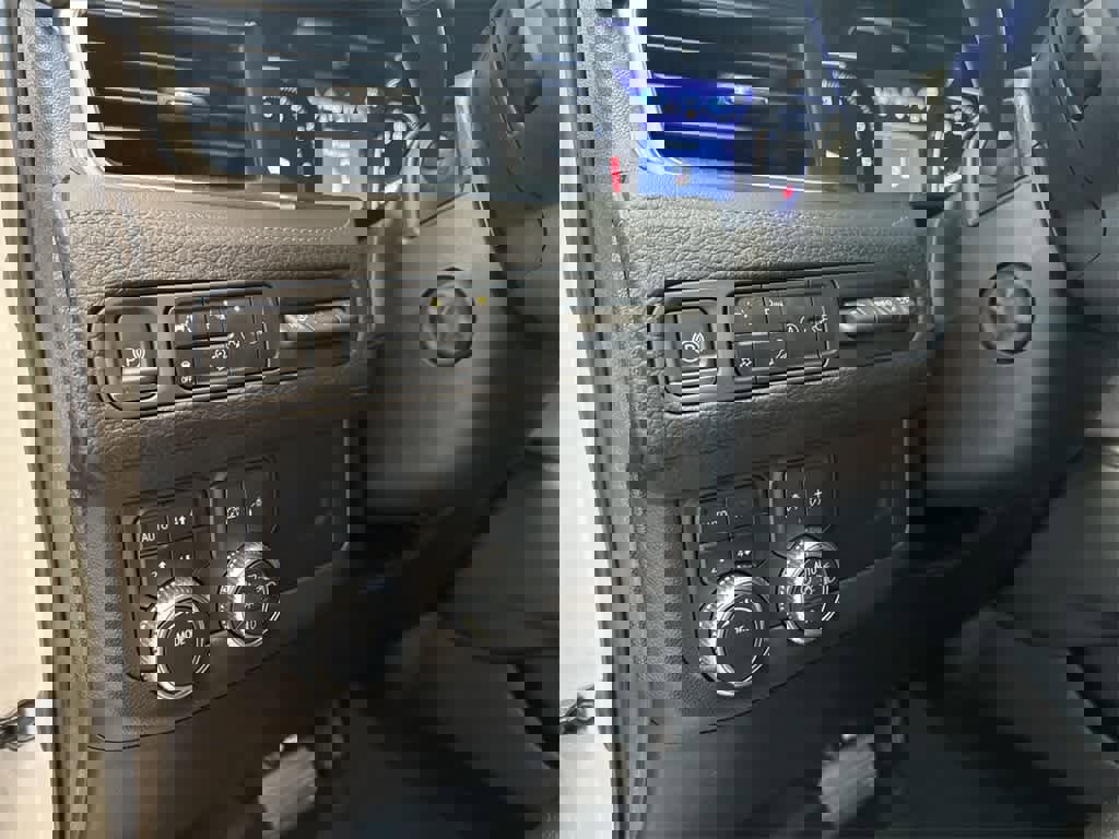 Used 2021 GMC Yukon Denali image 38