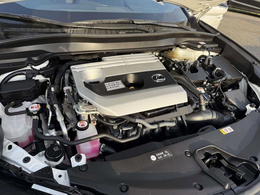 Used 2022 Lexus UX 250h w/ Premium Package image 28