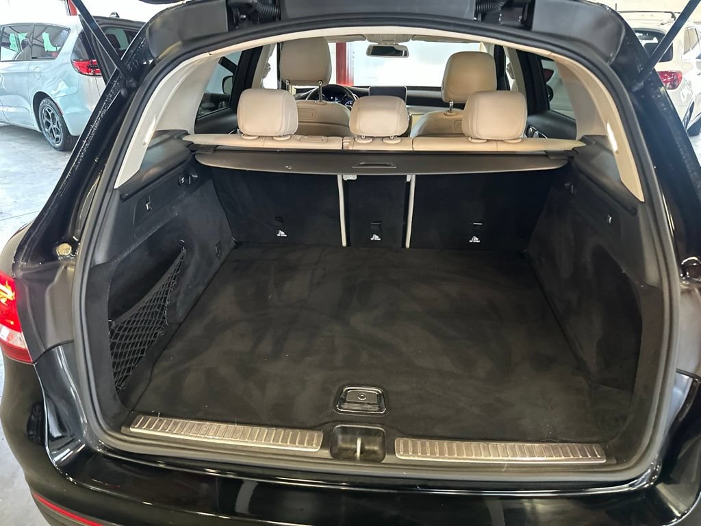 Used 2018 Mercedes-Benz GLC 300 4MATIC image 28