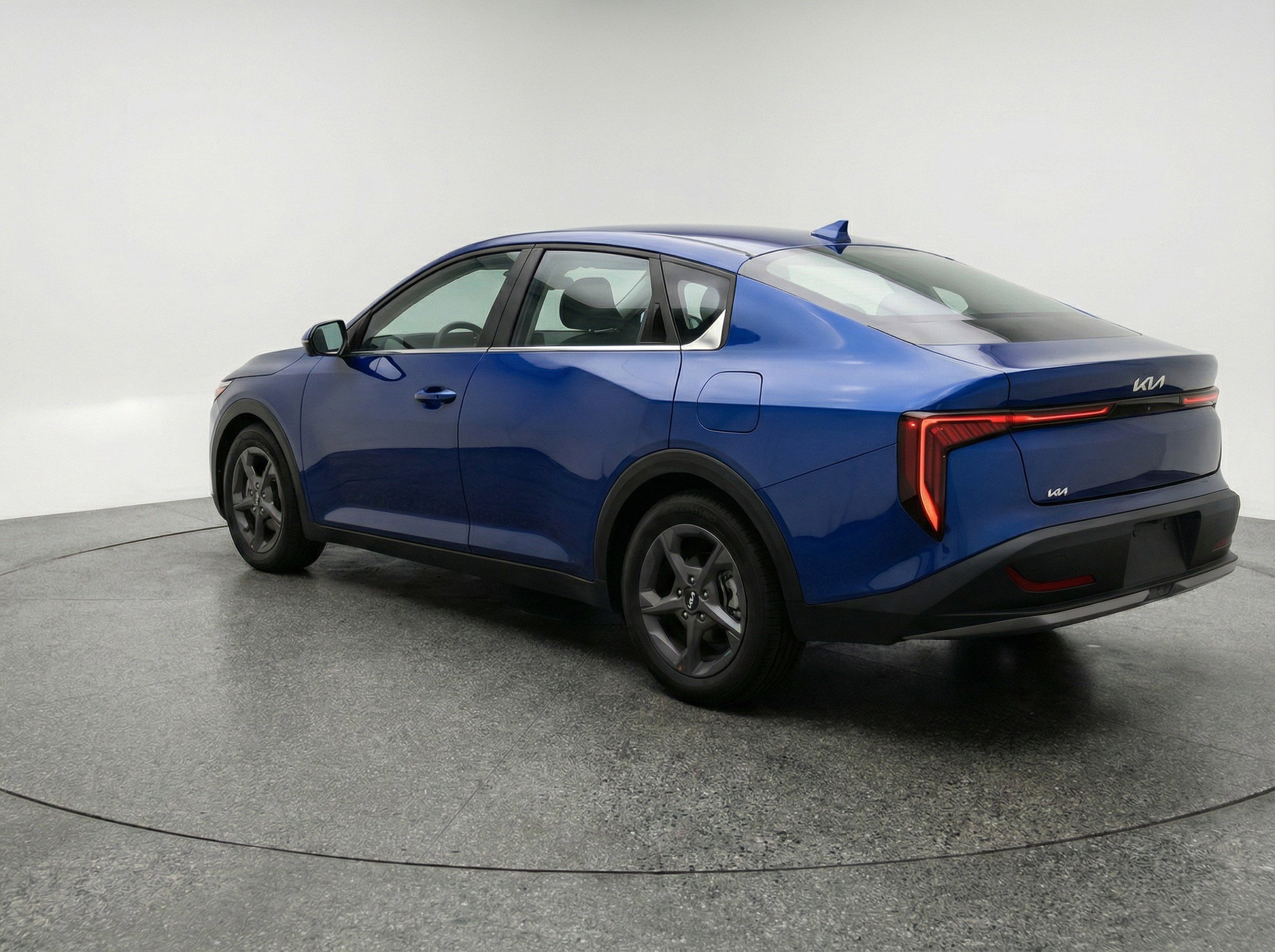 Used 2025 Kia K4 LXS image 6